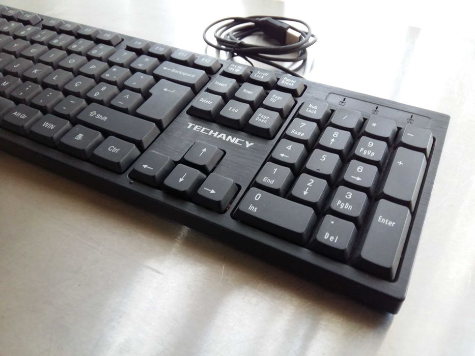 Teclado USB (Techancy) Teclado Tablet / Rato (Asus) - USB