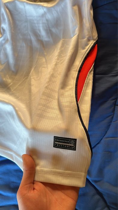 Camisola inglaterra 26/27 stock