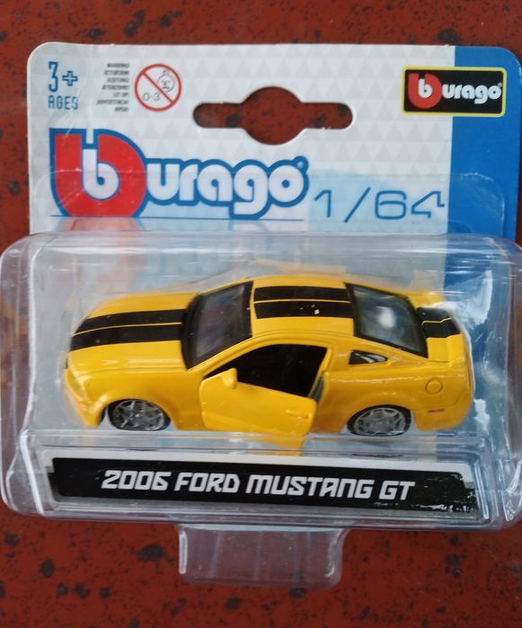 Моделі автомобилей Burago 1/64