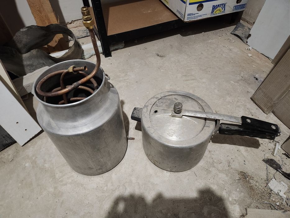 Дистилятор з охолоджувачем