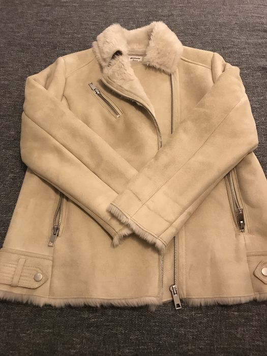 Casaco em camurça bege