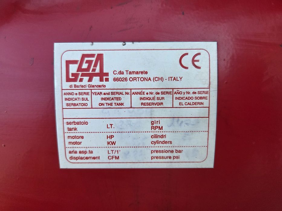 Kompresor powietrza  tłokowy sprężarka GGA made in italy 270L 10 bar 5,5kw