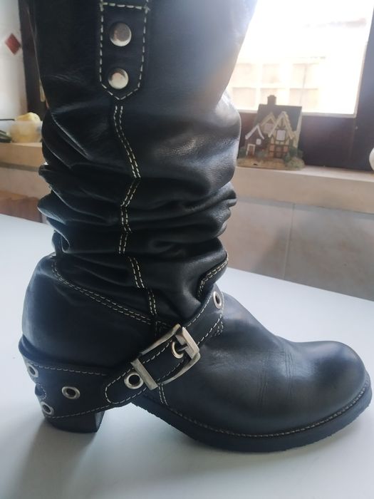 Botas em pele genuína