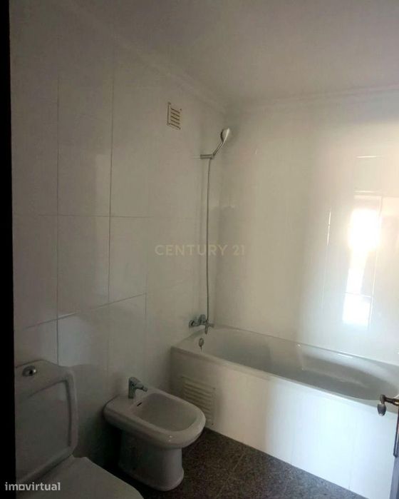 Apartamento Novo em Tamengos, Anadia - 1 Quarto com Varanda