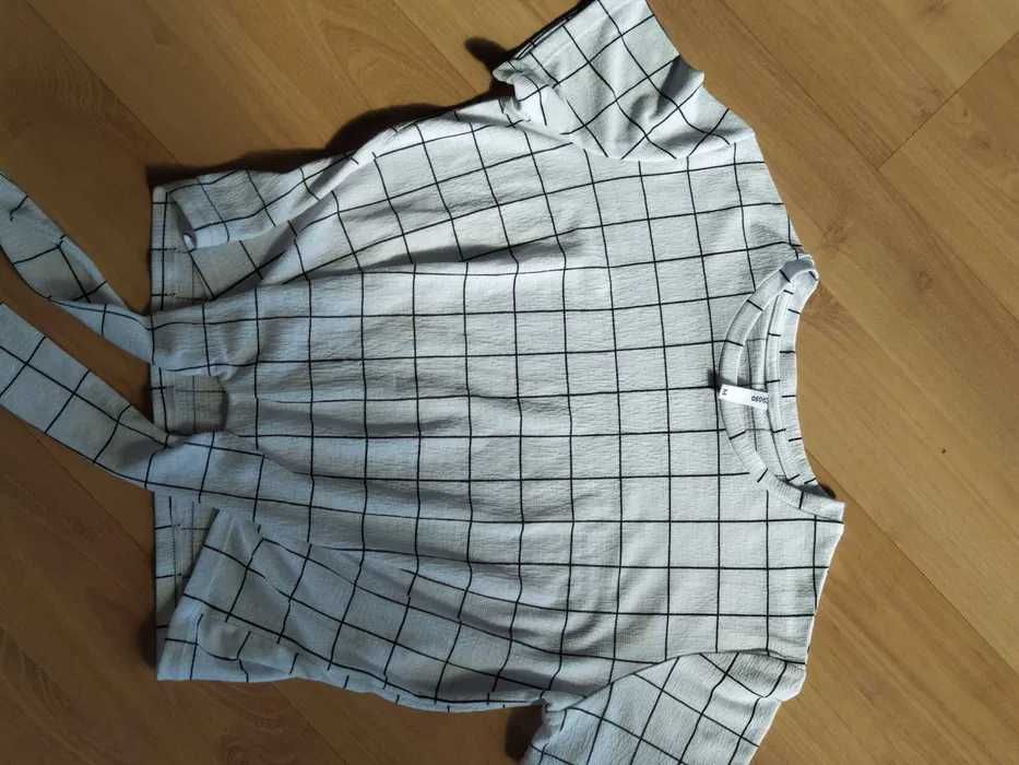 Koszulka Cropp rozm M
8 zł