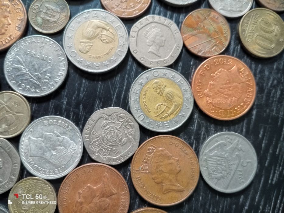 81 moedas antigas para colecionadores. Vendo pela melhor oferta..