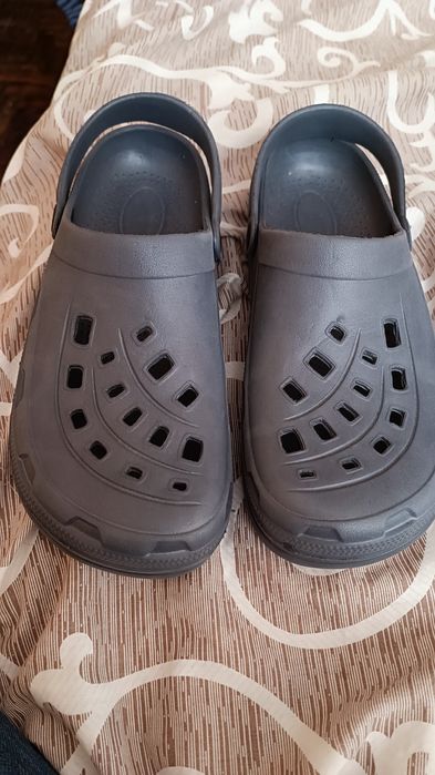 Продам гумові капці