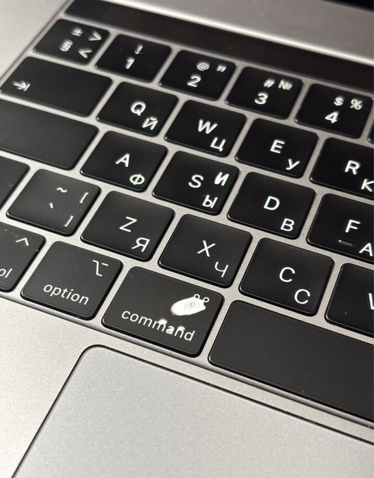 MacBook pro 15 2019 і7 32/512