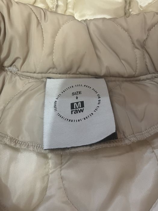 Продам безрукавку женскую фирмы RAW