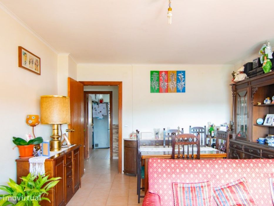 Apartamento T4 em Carnaxide com Vista para Monsanto.