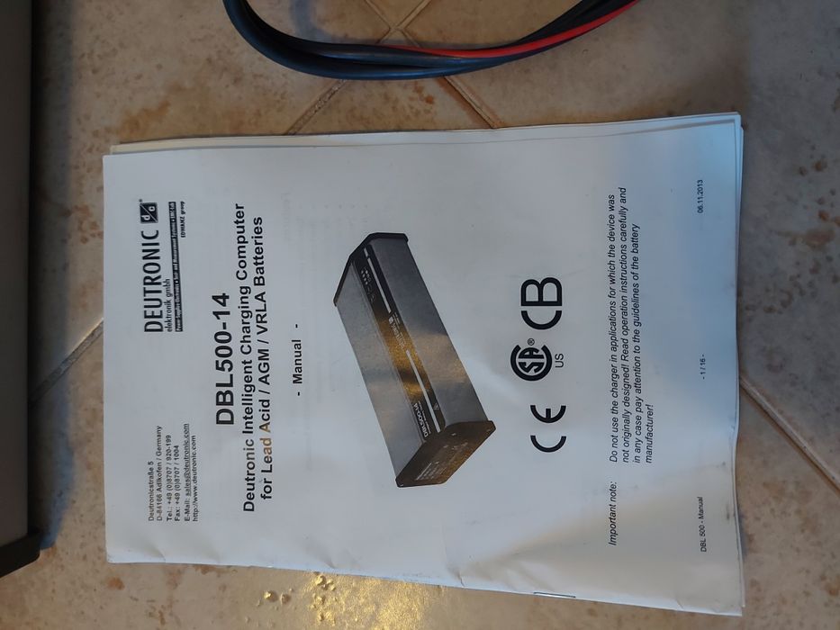 Carregador de bateria Showroom DBL500