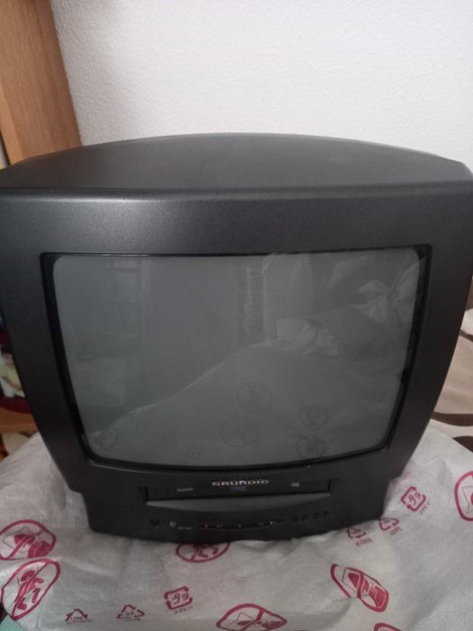 Tv e leitor cassete video vhs grundig (não funciona)