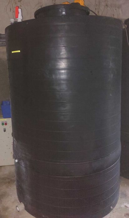 Depósito de 3000 litros em teflon preto reforçado