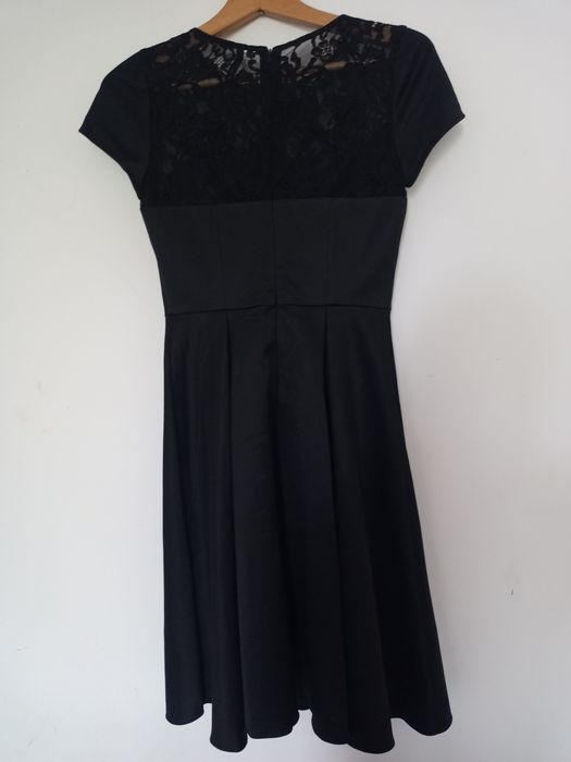elegancka sukienka z koronką nowa 34 46 XS S midi czarna