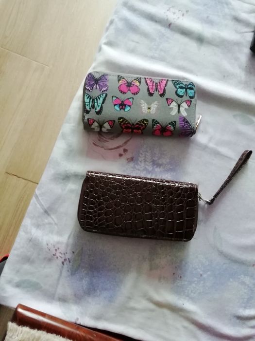 Carteiras novas lindas