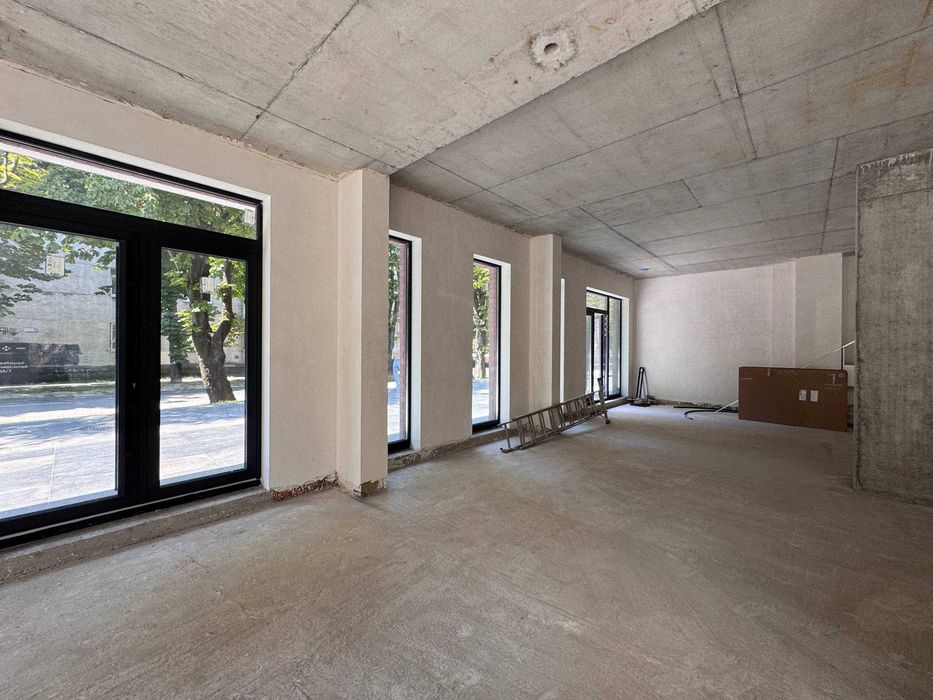 БЕЗ КОМІСІЇ ПРОДАЖ КОМЕРЦІЇ в зданій новобудові вул.Окружна,43