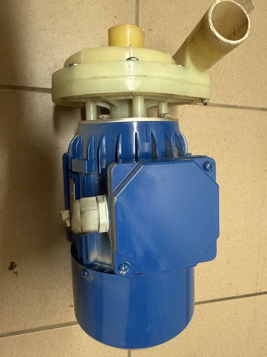 Silnik pompa wody używany Besel