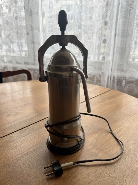 Винтажная кофеварка гейзерная