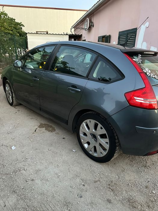 Citroen C4 2007 bem estimado