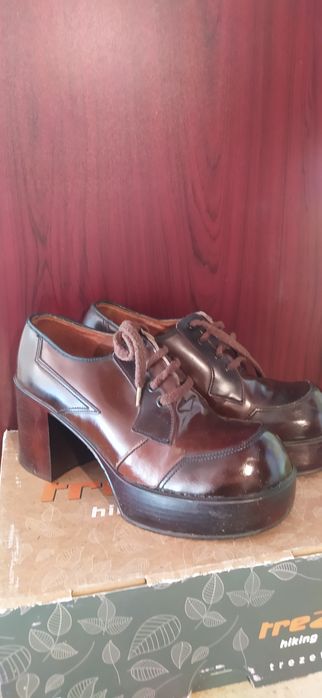 Продам  туфли на платформе