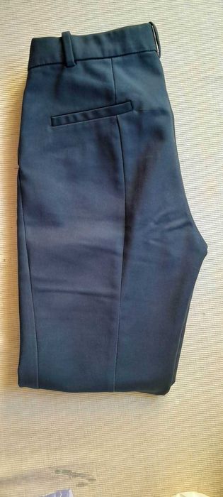 Calça de tecido azul escuro