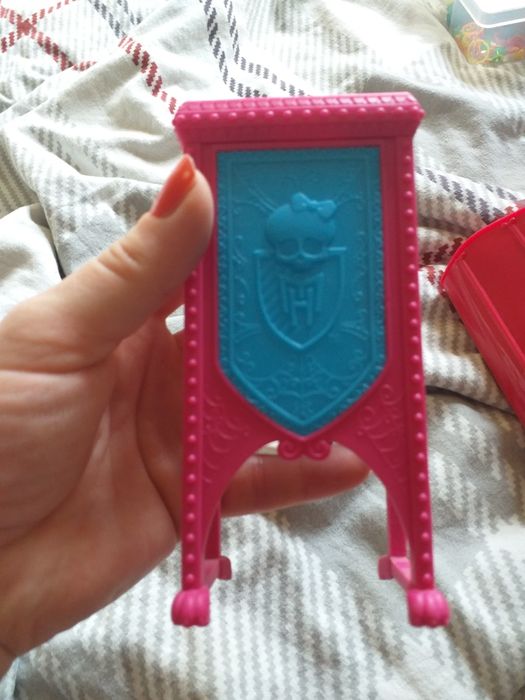 Mebelki Monster High