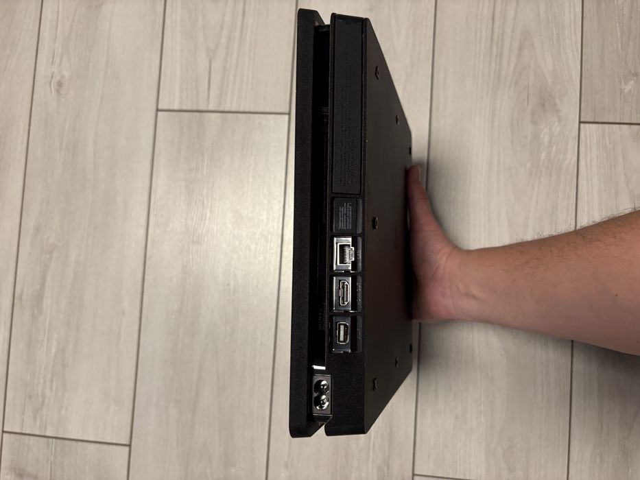 SonyPlaystation 4 slim 1TB