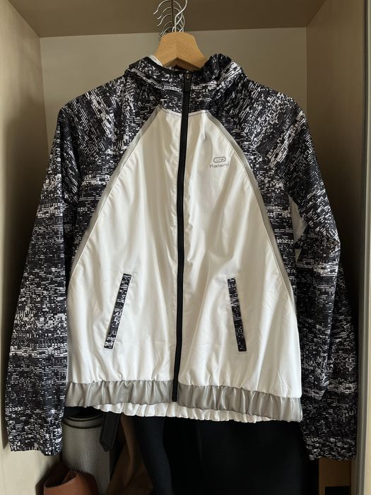 Kurtka sportowa wiatrówka do biegania Decathlon