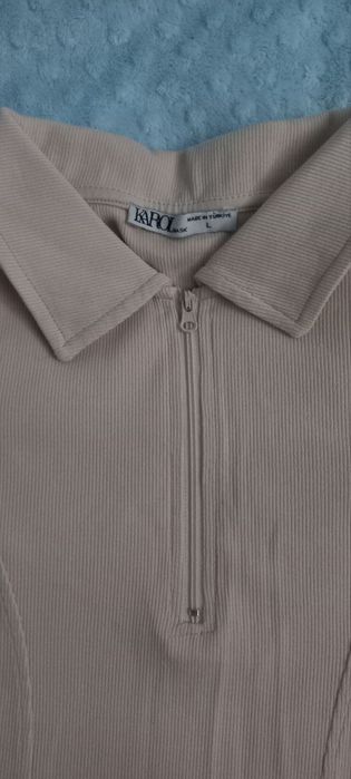 Кофта Поло, бежевого кольору. Розмір L