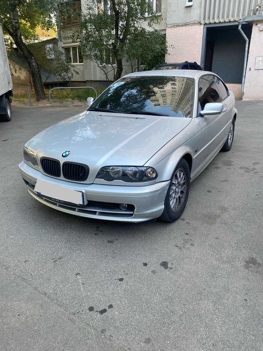 Продам BMW E46 Coupe 320Ci, двиг. M43B19, 1.9 бензин, 170 к.с., коробка: механіка, задній привід, пробіг: 183 000 км., 2000 рік випуску, салон: темний текстиль.

Комплектація та переваги: LED ходові вогні, Підігрів дзеркал, Кондиціонер, Мультикермо, Протитуманні фари, AUX / Bluetooth, Литі диски.
Все працює справно, коробка нероздолбана.
Готовий до перевірки на СТО.
Є усі документи з німечини щодо проходження ТО та усі документи щодо ТО в Україні.
Авто ввезено в Україну у 2022 році з Німечини.
Авто у Харкові, на ходу.
Вартість - 4900 $ дол. США