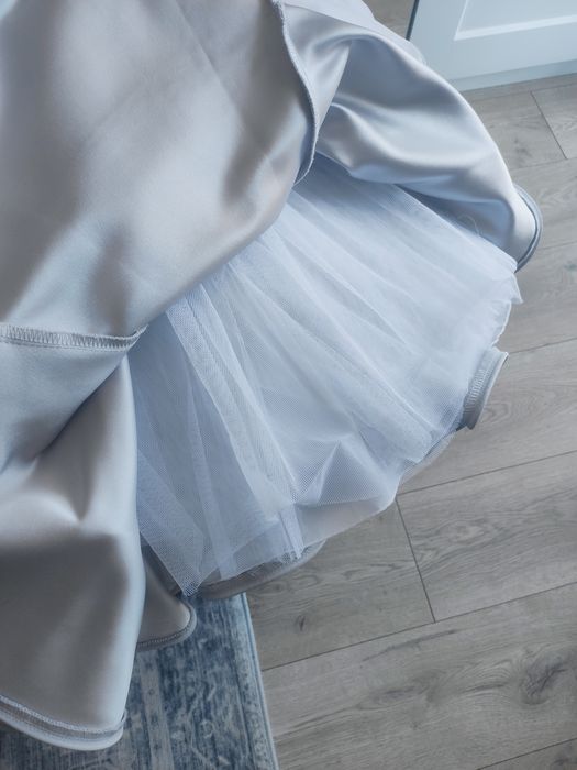 Sukienka Lou Ashe M L wesele komunia szara z falbanami piękna M / L