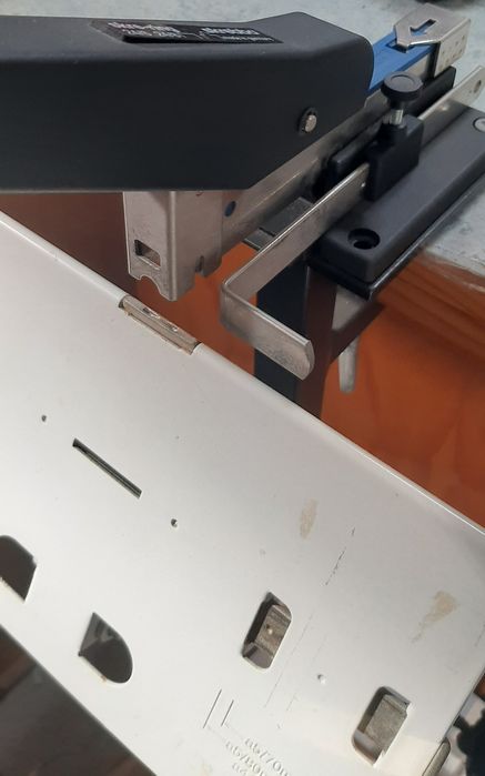 Agrafador de lombadas alemão