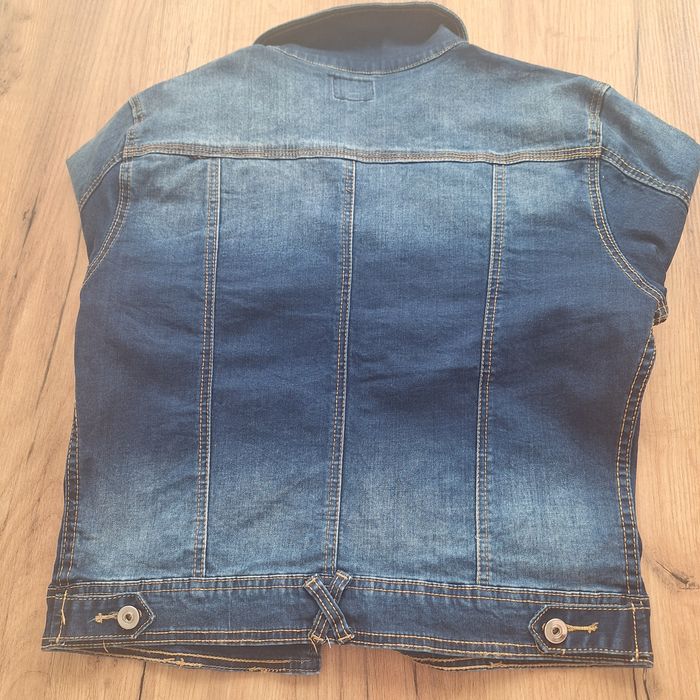 Kurtka jeansowa damska.