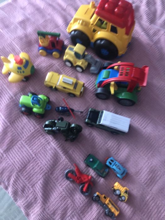 Продаю 20іграшок, одним лотом.