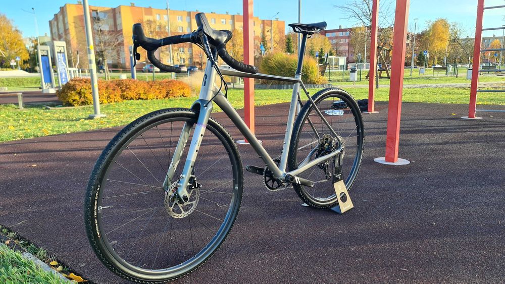 03236 rower potestowy szutrowy gravel RONDO RUUT AL1  RAW/GREY R22  roz.  L