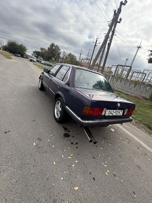 BMW E30 м50б20..