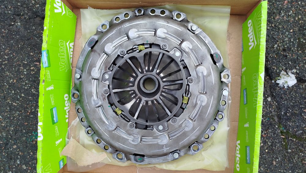 Корзина і диск зчеплення Luk для PSA 1.6eHDI 82kW-робот, стан нового