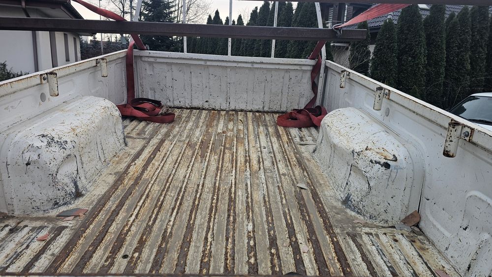 Nissan Navarra/Pickup paka zabudowa tył d22