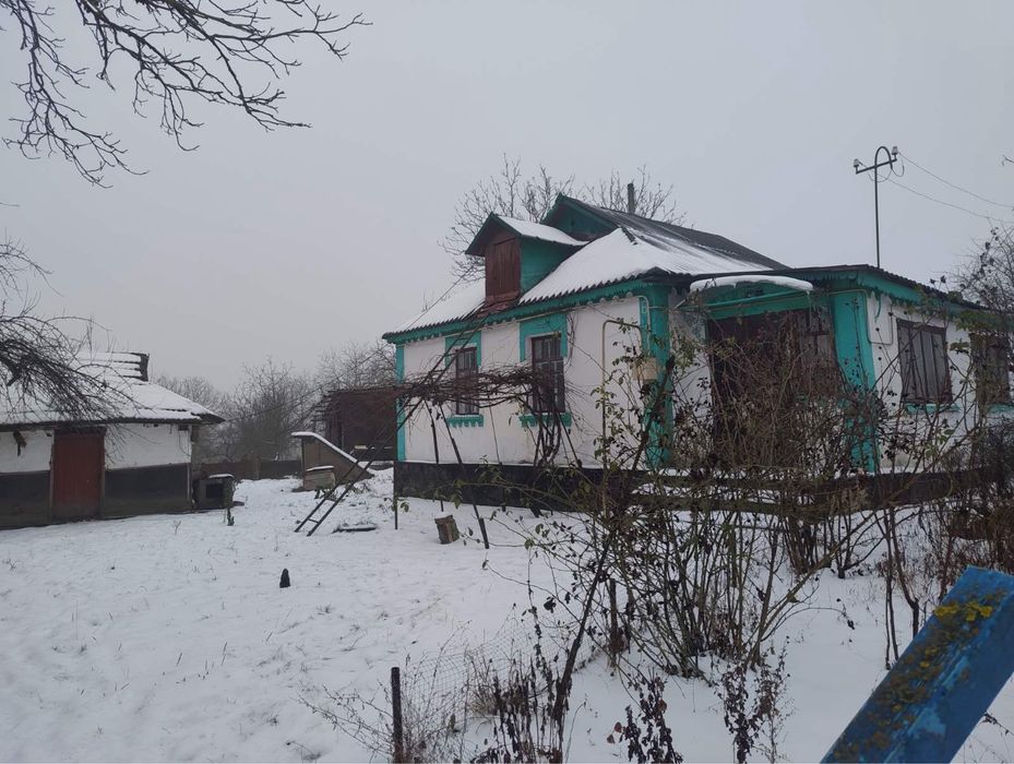 Продам будинок та земельну ділянку 10 соток під будівництво село Тютьк