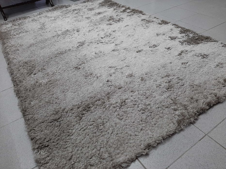 Carpete grande cinza prata