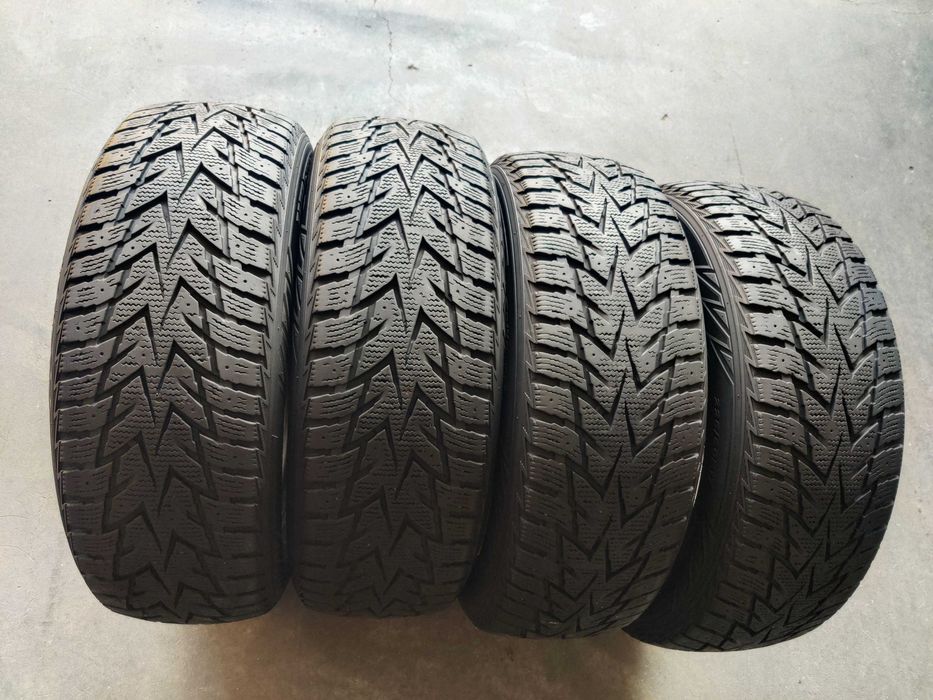 Шини зимові R17 225 60 Nexen Winguard WinSpike