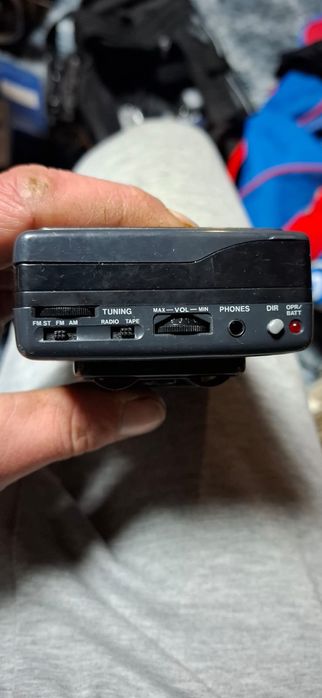 Walkman Sanyo Sportster MGR 85D AM/FM stereo.