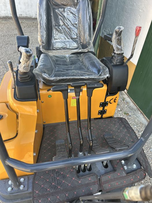 Mini escavadora Captok CP18 (1800kg) - Novo