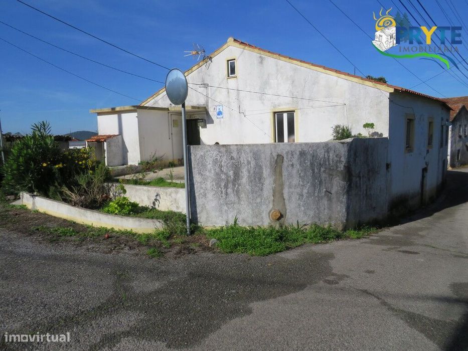 Moradia de tipologia T2 situada em Cernache do Bonjardim