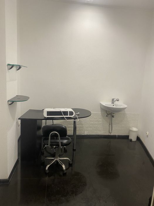 Здається в оренду кабінет у салоні краси