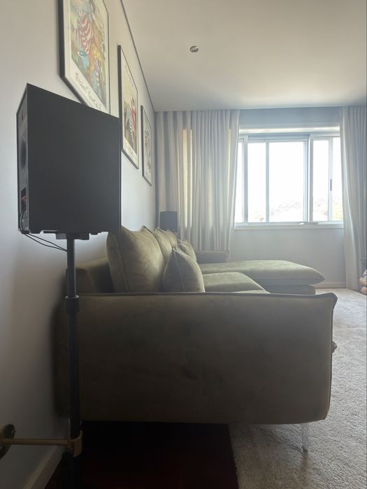 Sofa com chaise long marca Antarte
