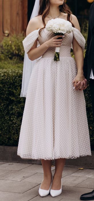 Сукня весільна, випускна