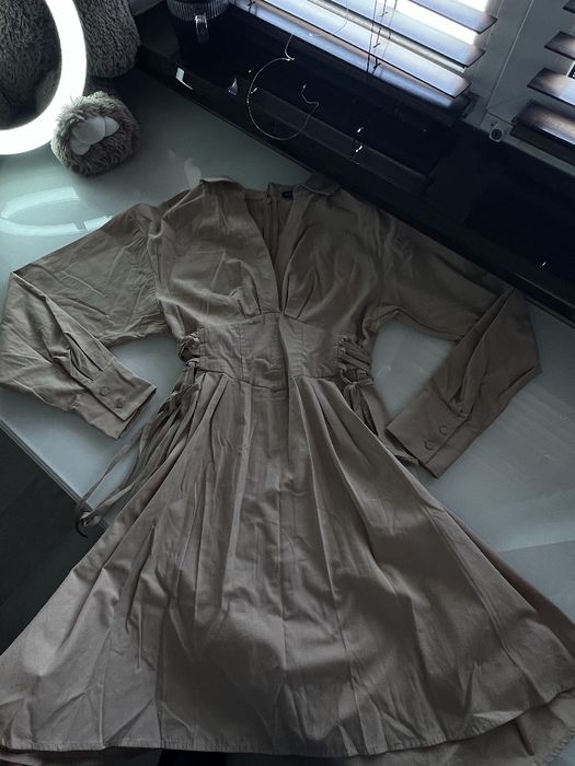 Корсетна жіноча сукня