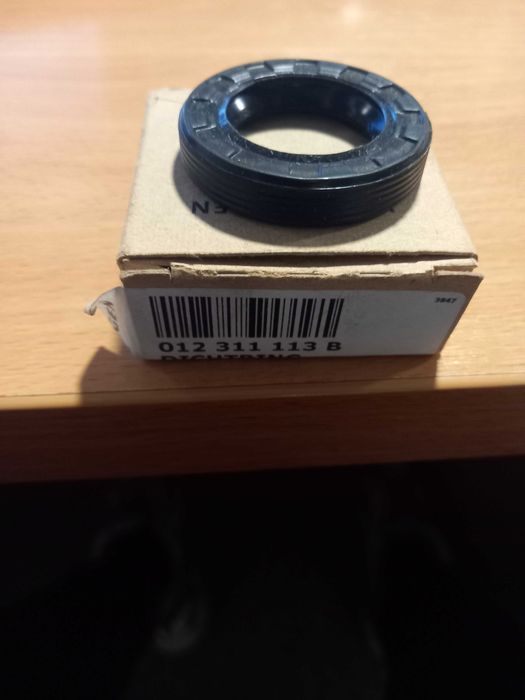 Сальник КПП VW 012311113B