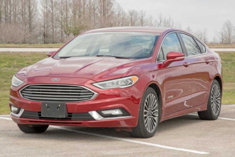 Ford Fusion Hybrid Titanium      2017